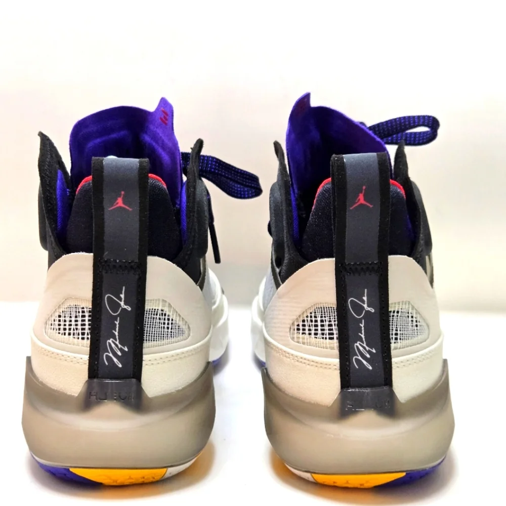 Nike Air Jordan Basketball Shoes size 6Y